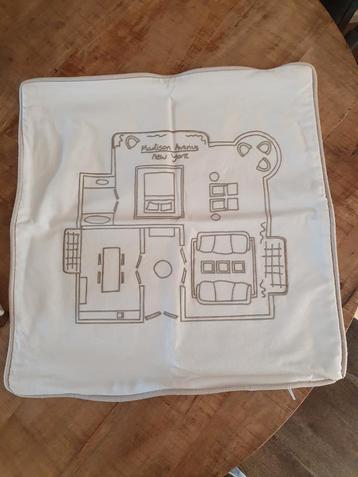 2 Riviera Maison kussenhoesjes crème/ beige beschikbaar voor biedingen