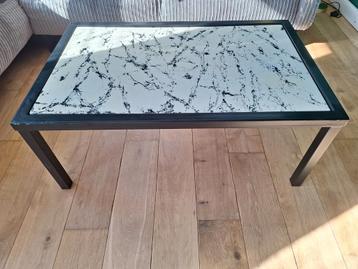 Zwarte Metalen Salontafel beschikbaar voor biedingen