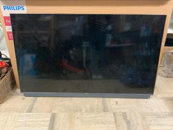 TCL 64" TV beschikbaar voor biedingen