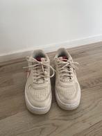 Nike Air Force 1 Shadow beige met roze en rood, Kleding | Dames, Schoenen, Beige, Ophalen of Verzenden, Sneakers of Gympen, Nike Air