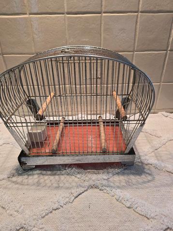 Prachtig antiek vogelkooitje met geslepen glas. beschikbaar voor biedingen