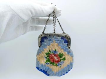 Zilveren beursbeugel met kralentas, 1840 beschikbaar voor biedingen