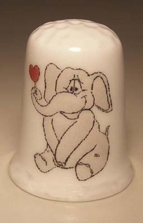 Verliefde olifant tekening vingerhoedje, Verzamelen, Vingerhoedjes, Nieuw, Nederland, Porselein, Ophalen of Verzenden