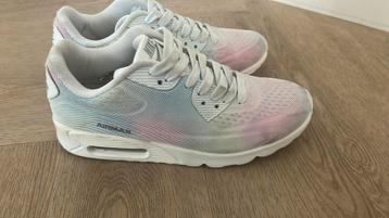 Sportschoenen beschikbaar voor biedingen