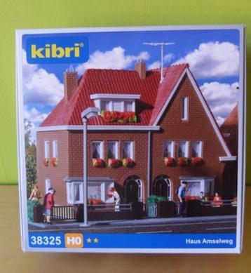 Kibri 38325: bouwpakket twee-onder-een-kap huizen NL beschikbaar voor biedingen