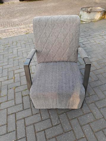 Zeer nette fauteuil  beschikbaar voor biedingen