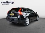 Volvo V60 2.0 T5 5-CILINDER | COMPLETE HISTORIE | STOELVERWA, Auto's, Volvo, Euro 5, Zwart, 1984 cc, Leder en Stof