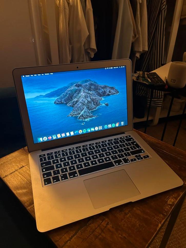 2012 Macbook Air (inclusief met Ms Office), Computers en Software, Apple Macbooks, MacBook Air, 13 inch, Minder dan 2 Ghz, Ophalen of Verzenden