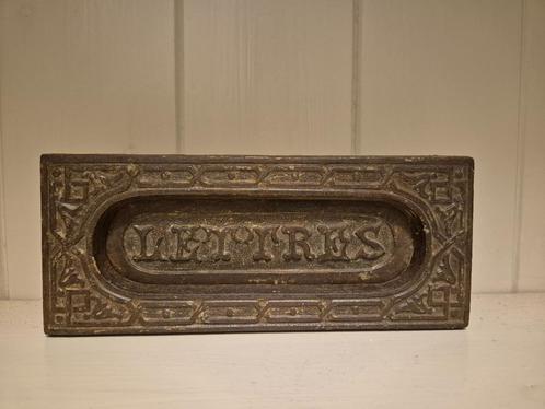 Antieke/brocante Franse brievenbus (met opdruk: Lettres), Antiek en Kunst, Curiosa en Brocante, Ophalen of Verzenden