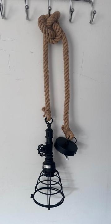Hanglamp beschikbaar voor biedingen