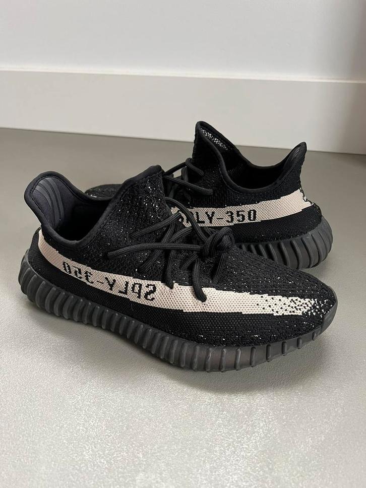 Adidas Yeezy Boost 350 V2 "Oreo" BY1604 40 2/3, Kleding | Heren, Schoenen, Zo goed als nieuw, Overige kleuren, Ophalen