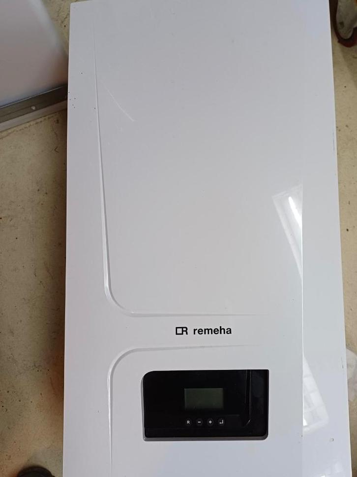 remeha avanta ace 28c cw4 combi cv ketel  als nieuw, Doe-het-zelf en Verbouw, Verwarming en Radiatoren, Zo goed als nieuw, Cv-ketel of Combi-ketel