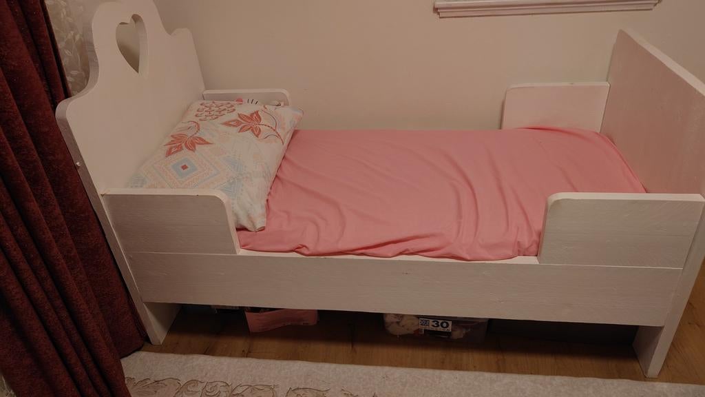 Leuk kinderbedje, Kinderen en Baby's, Ophalen of Verzenden, Zo goed als nieuw, Ledikant