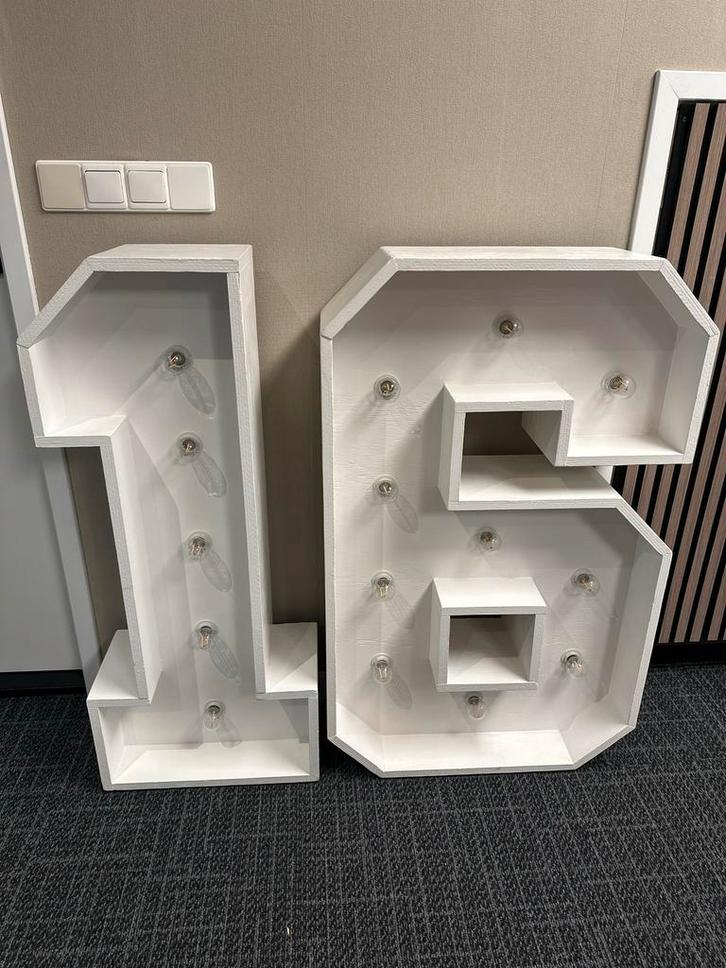 Lichtcijfers 16 te huur - Vlaardingen, Hobby en Vrije tijd, Feestartikelen | Verhuur, Zo goed als nieuw, Ophalen of Verzenden