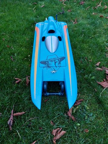 Als nieuw The Bandit powerboat, materiaal Carbon rompen  beschikbaar voor biedingen