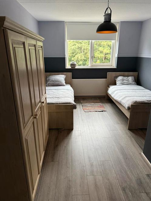 Grenen Eenpersoonsbed Met Matras, Huis en Inrichting, Slaapkamer | Bedden, Zo goed als nieuw, Eenpersoons, 90 cm, 200 cm, Hout