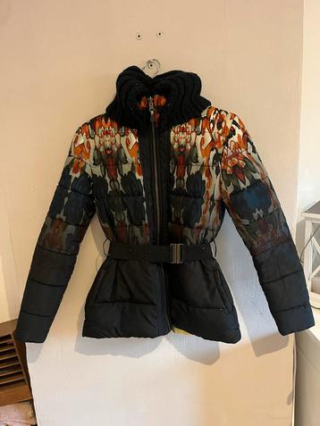 Desigual Gewatteerde Jas beschikbaar voor biedingen