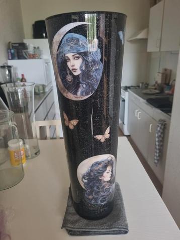 Decoupage vaas beschikbaar voor biedingen
