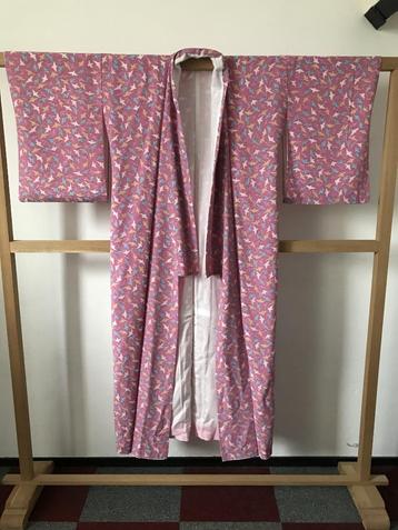 Traditionele Japanse Kimono Tori Pink beschikbaar voor biedingen