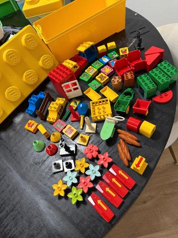 Lego duplo met opbergdoos 69 stuks beschikbaar voor biedingen