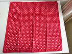 Vierkante satijnen sjaaltje rood met witte stippen, halsdoek, Kleding | Dames, Ophalen of Verzenden, Zo goed als nieuw, Maat 38/40 (M)