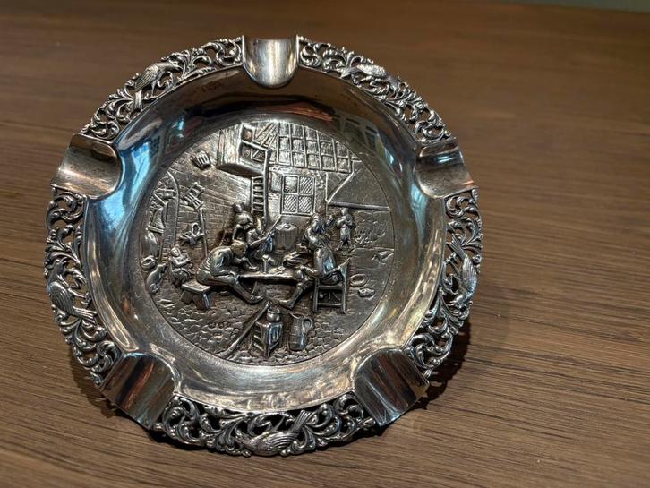 Zilveren asbak met Oudhollands tafereel, Antiek en Kunst, Antiek | Goud en Zilver, Zilver, Ophalen of Verzenden
