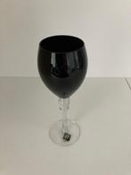brocante wijnglas mondgeblazen met merkje, Ophalen of Verzenden