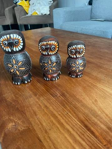 Houten Uilen Beeldjes uit Sri Lanka beschikbaar voor biedingen
