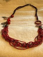 Boho stijl ketting met koraal kleurige kralen., Ophalen, Overige materialen, Ketting