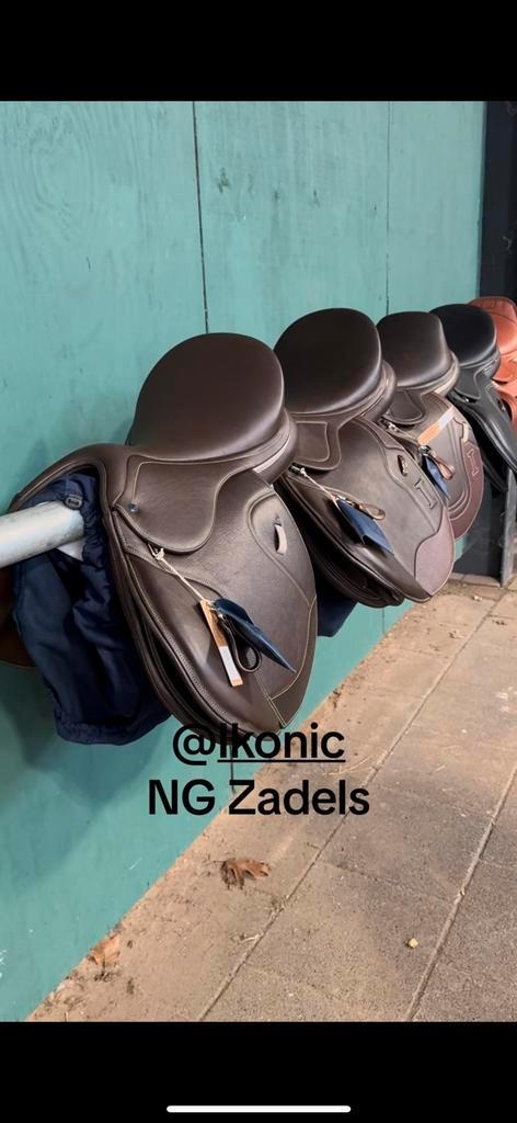 Ikonic spring en veelzijdigheidszadels, Dieren en Toebehoren, Paarden en Pony's | Zadels, Zo goed als nieuw, Springen, Ophalen of Verzenden