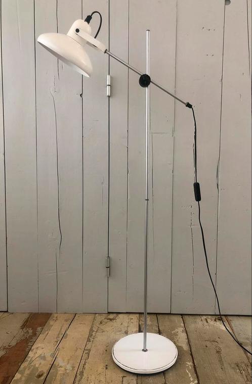 J.Hoogervorst voor Anvia vintage staande witte lamp, Huis en Inrichting, Lampen | Vloerlampen, Zo goed als nieuw, 100 tot 150 cm