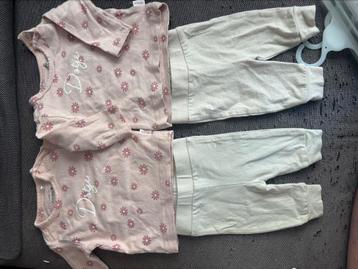 Babykleding maat 44 beschikbaar voor biedingen