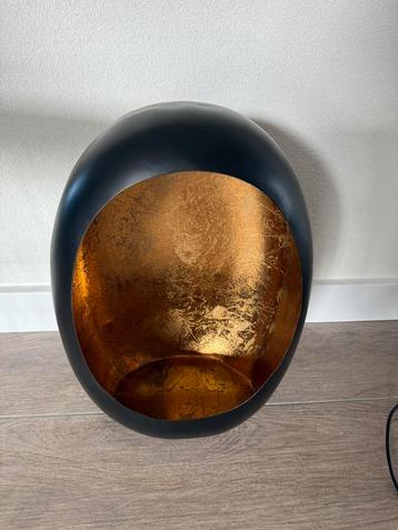 Mooie nette kaarsenhouder. Zwart met goud beschikbaar voor biedingen