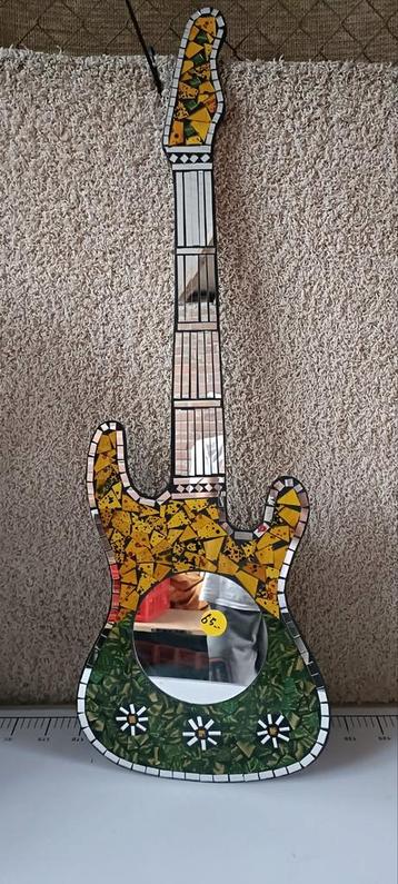 Gitaar  beschikbaar voor biedingen