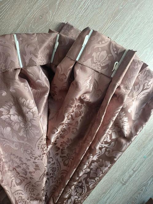 Gordijnen 2 setje/ kleur bruin met bloemen print, Huis en Inrichting, Krukjes, Zo goed als nieuw, Ophalen of Verzenden