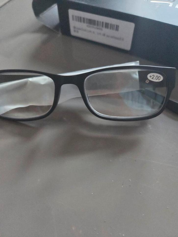 Leesbril met LED Lampje - Handig en Helder!, Sieraden, Tassen en Uiterlijk, Zonnebrillen en Brillen | Heren, Ophalen of Verzenden