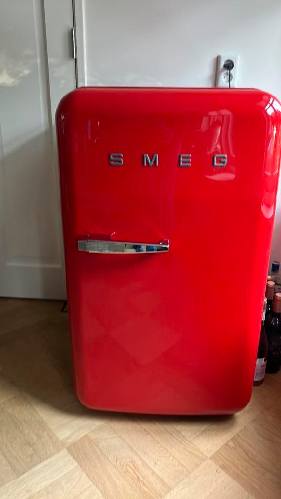 Smeg koelkast rood tafelmodel, Witgoed en Apparatuur, Koelkasten en IJskasten, Niet werkend, Zonder vriesvak, 100 tot 150 liter
