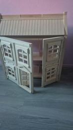 Houten poppenhuis, Ophalen, Zo goed als nieuw, Poppenhuis