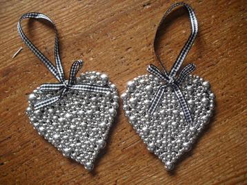 Sterren of hartjes hangers kerst beschikbaar voor biedingen