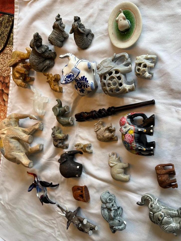 25 Diverse Miniatuur Olifantjes, Antiek en Kunst, Kunst | Beelden en Houtsnijwerken, Ophalen of Verzenden