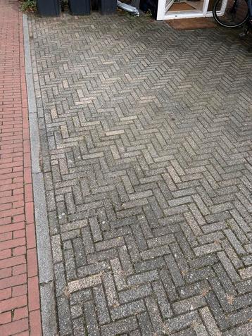 Betonklinkers ca. 30 m2 - Hergebruik! beschikbaar voor biedingen