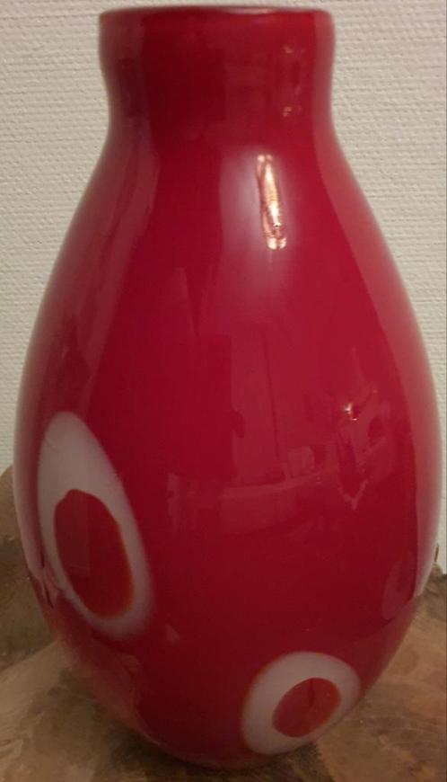 Vaas murano mondgeblazen design dik glas rood wit gaaf, Huis en Inrichting, Woonaccessoires | Vazen, Zo goed als nieuw, Rood, Minder dan 50 cm