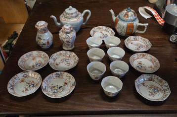 Antiek theeservies Kangxi Famille rose China beschikbaar voor biedingen
