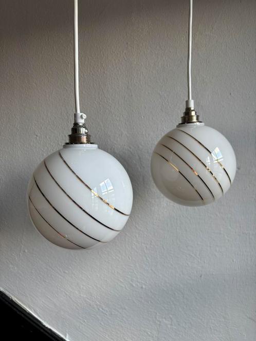 Vintage wit set 2 bollamp schoollamp opaline glazen hanglamp, Huis en Inrichting, Lampen | Hanglampen, Minder dan 50 cm, Glas