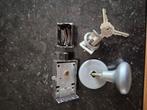 Voordeurslot en deurknop. Merk Lips, Doe-het-zelf en Verbouw, Hang- en Sluitwerk, Ophalen of Verzenden, Zo goed als nieuw, Klink of Kruk