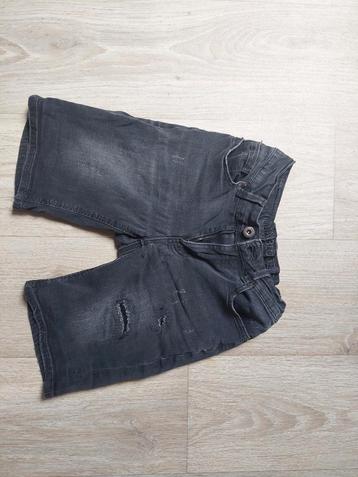 Korte broek van indian blue maat 152