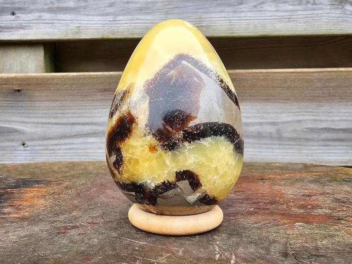 Mooi septarie ei 234 gram, Verzamelen, Mineralen en Fossielen, Ophalen of Verzenden