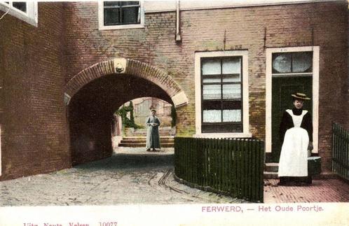 Ferwerd, - Het Oude Poortje. - vrouwen - ongelopen, Verzamelen, Ansichtkaarten | Nederland, Ongelopen, Overijssel, 1920 tot 1940