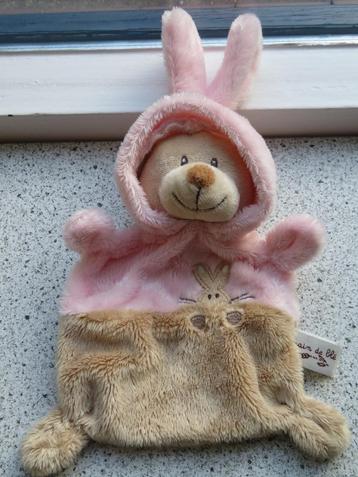 Beer in konijnenpak van Grain de Blé Zannier roze bruin beschikbaar voor biedingen