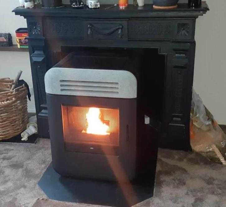 DEMO MODEL PELLETKACHEL  MCZ THEMA, Huis en Inrichting, Kachels, Gebruikt, Vrijstaand, Pelletkachel, Overige brandstoffen, Ophalen